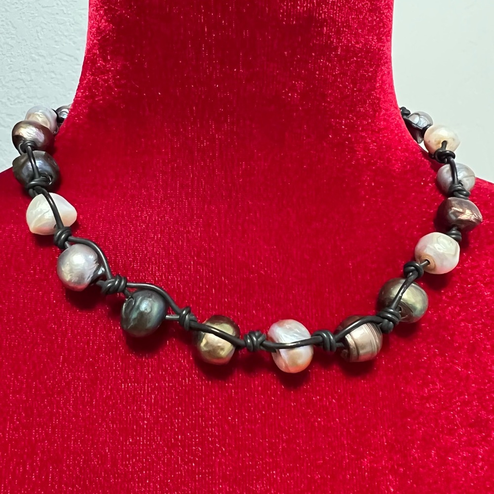 Funky pearl necklace